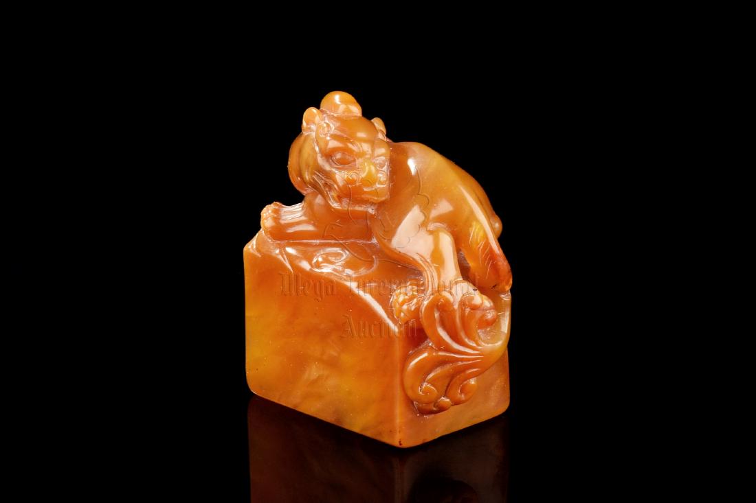 TIANHUANG SOAPSTONE CARVED 'CHILONG' STAMP SEAL (1 of 10)