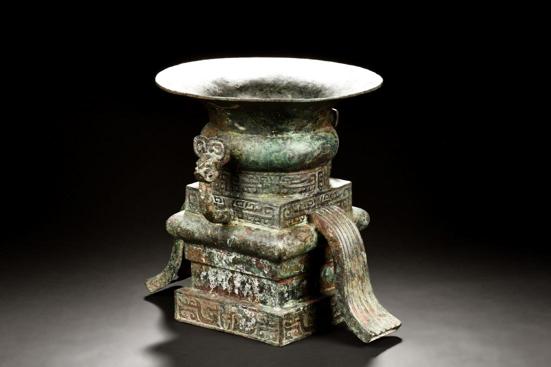 ARCHAIC BRONZE CAST 'BEAST' RITUAL VESSEL, GUI (1 of 8)