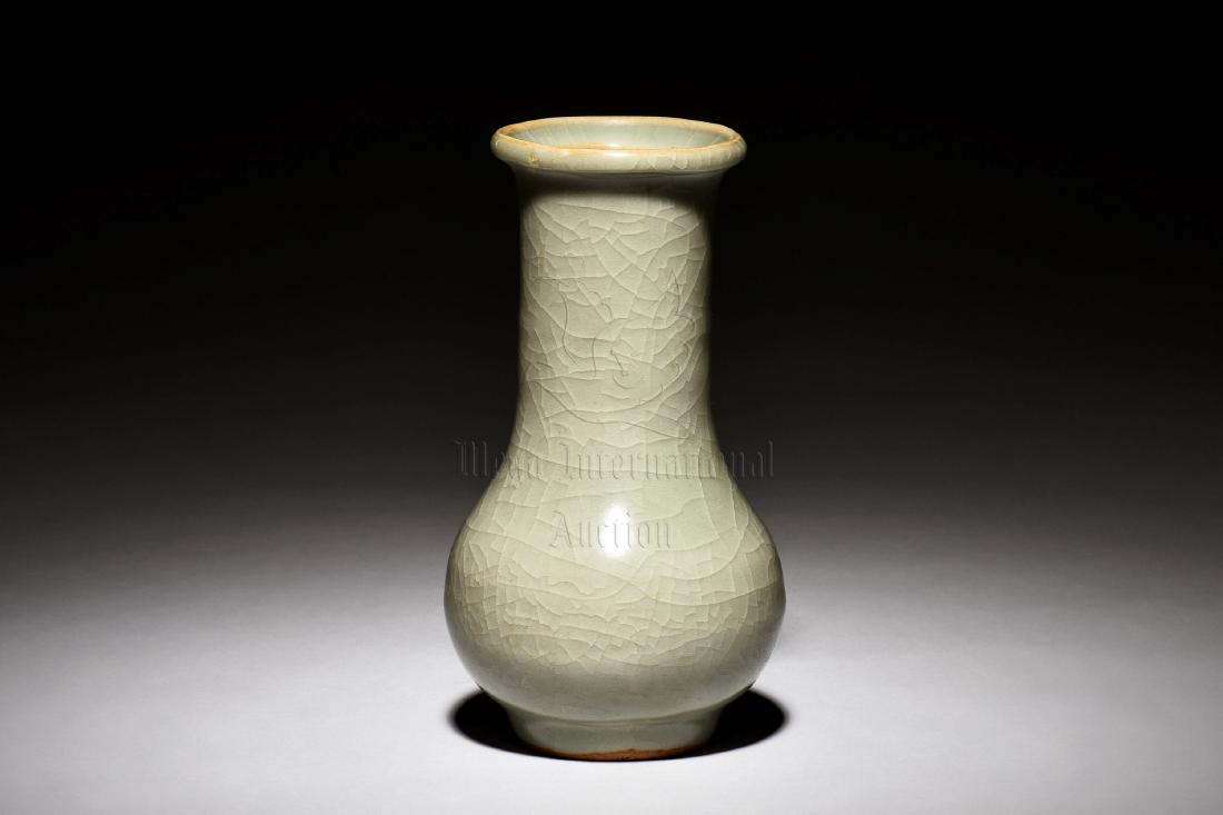 CELADON GLAZED VASE (1 of 7)