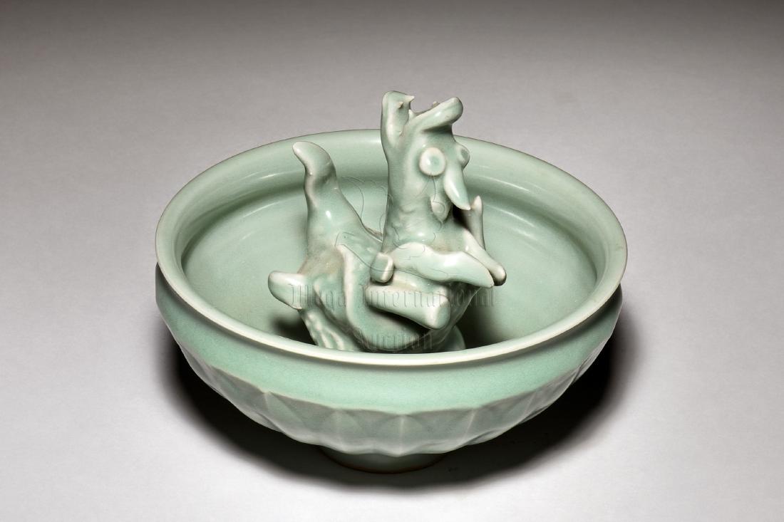 CELADON GLAZED 'MYTHICAL BEAST' BRUSH WASHER (1 of 6)