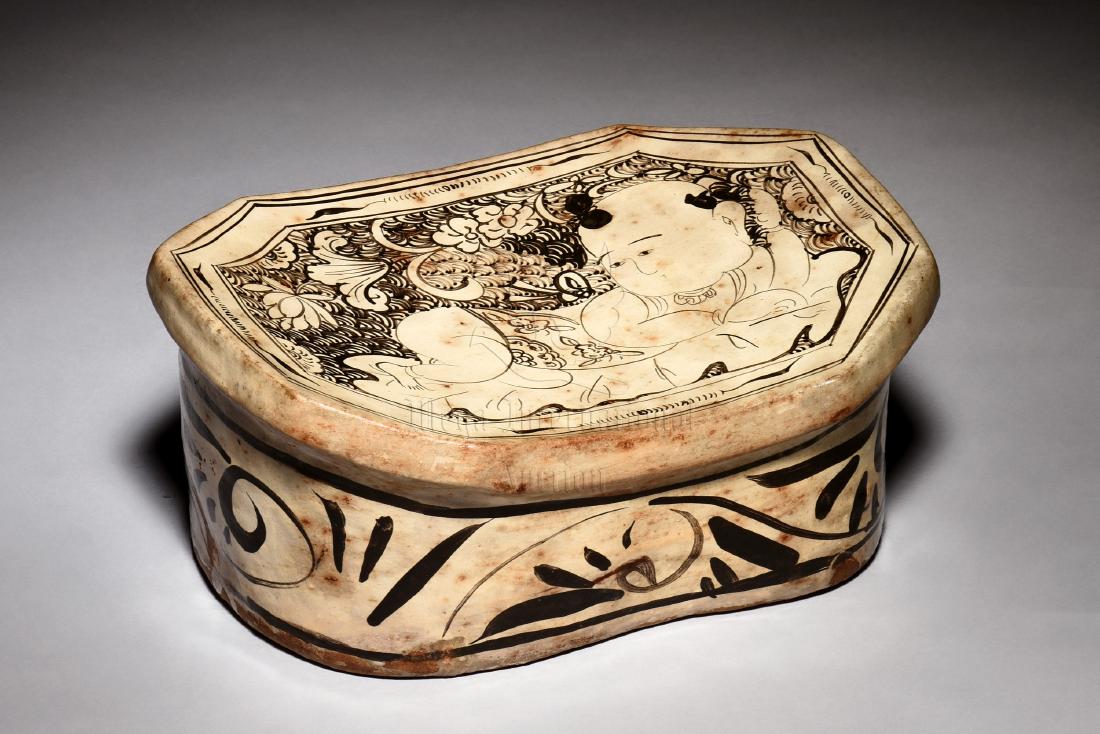 CIZHOU WARE 'CHILD' PILLOW (1 of 11)