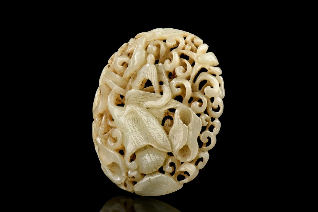WHITE JADE OPENWORK CARVED 'BIRDS AND VINES' ORNAMENT (1 of 7)