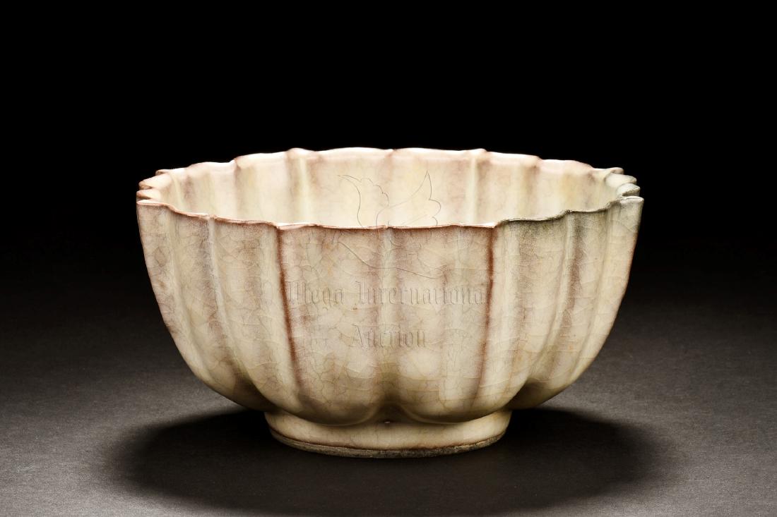 GUAN WARE PINK-CELADON GLAZED AND FLORIFORM BOWL (1 of 8)