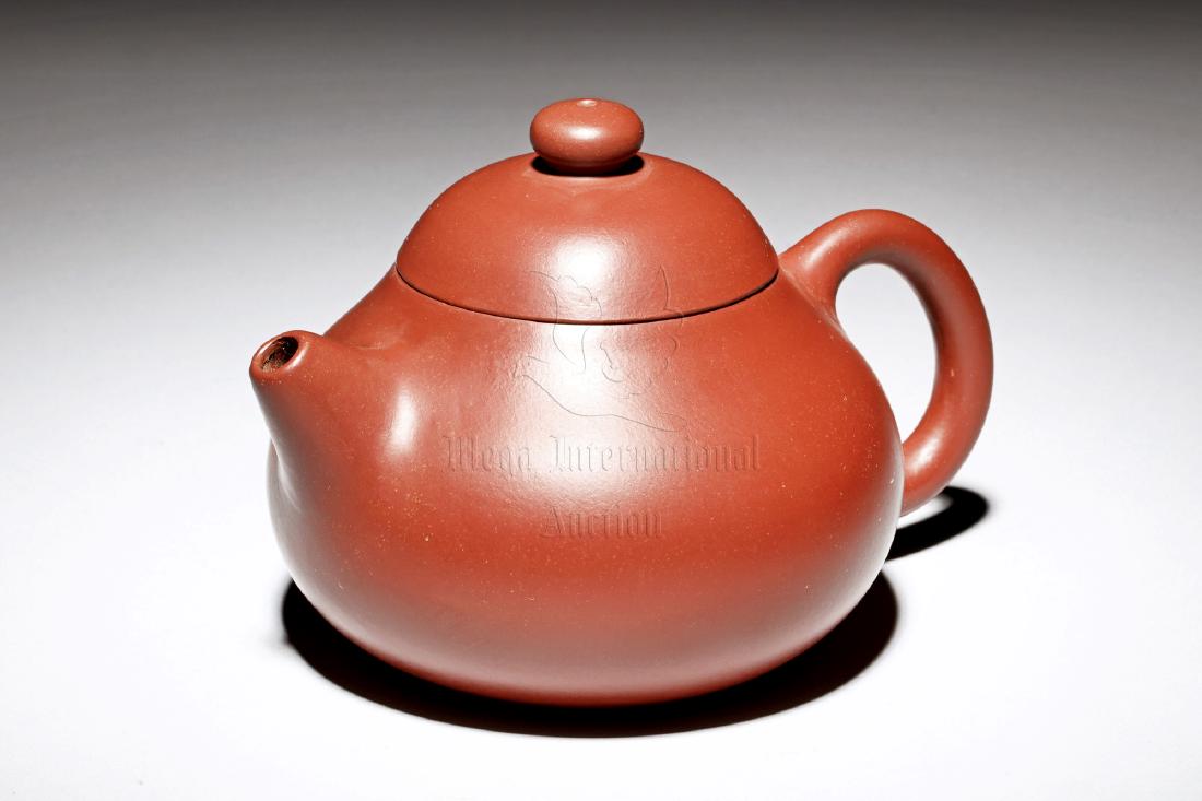 YIXING ZISHA ROUND TEAPOT (1 of 7)