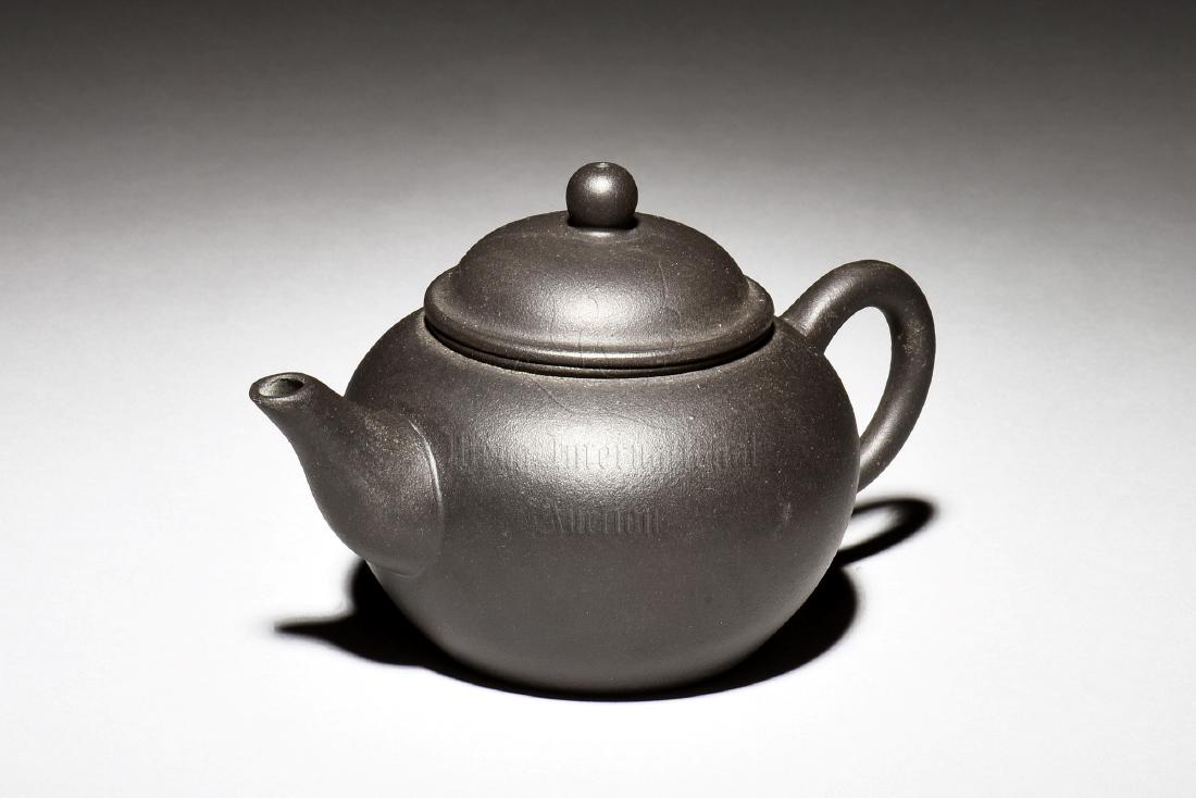 YIXING ZISHA ROUND TEAPOT (1 of 6)