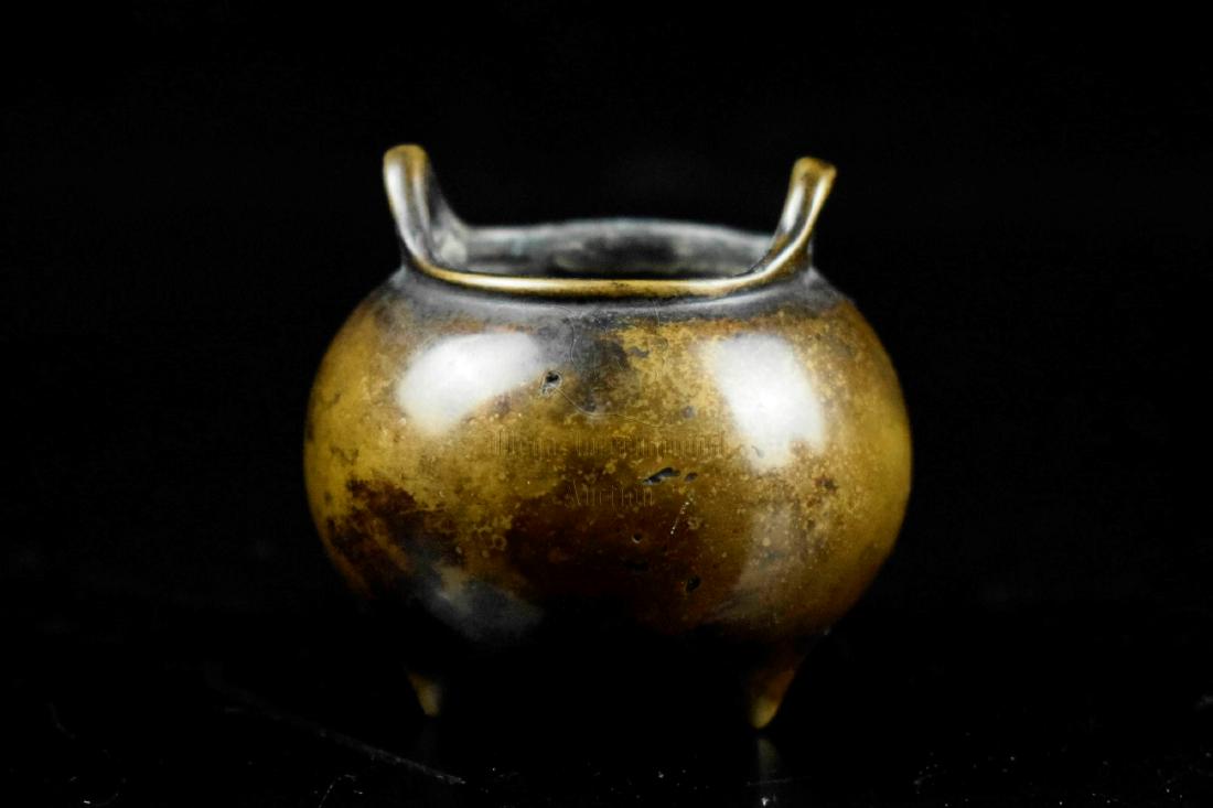 BRONZE CAST ROUND TRIPOD CENSER WITH HANDLES (1 of 7)