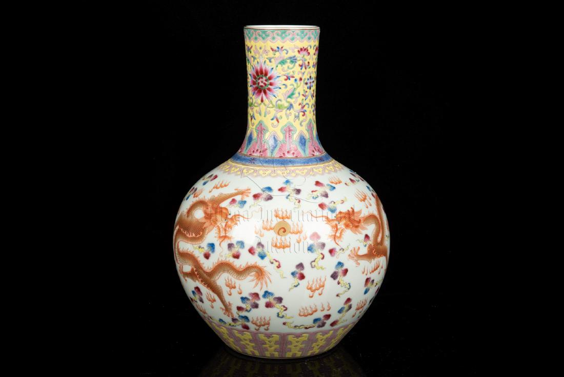 FAMILLE ROSE 'DRAGONS' VASE, TIANQIUPING (1 of 5)