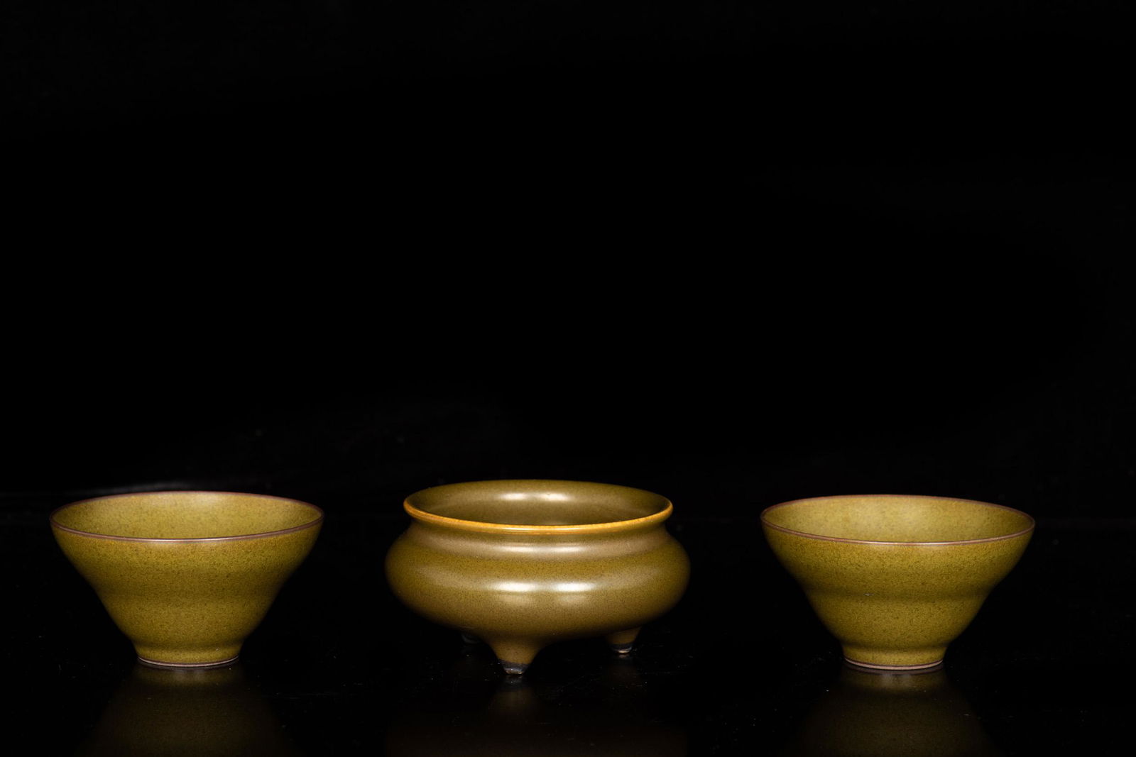 SET OF THREE TEA DUST GLAZED CENSER AND CUPS (1 of 6)