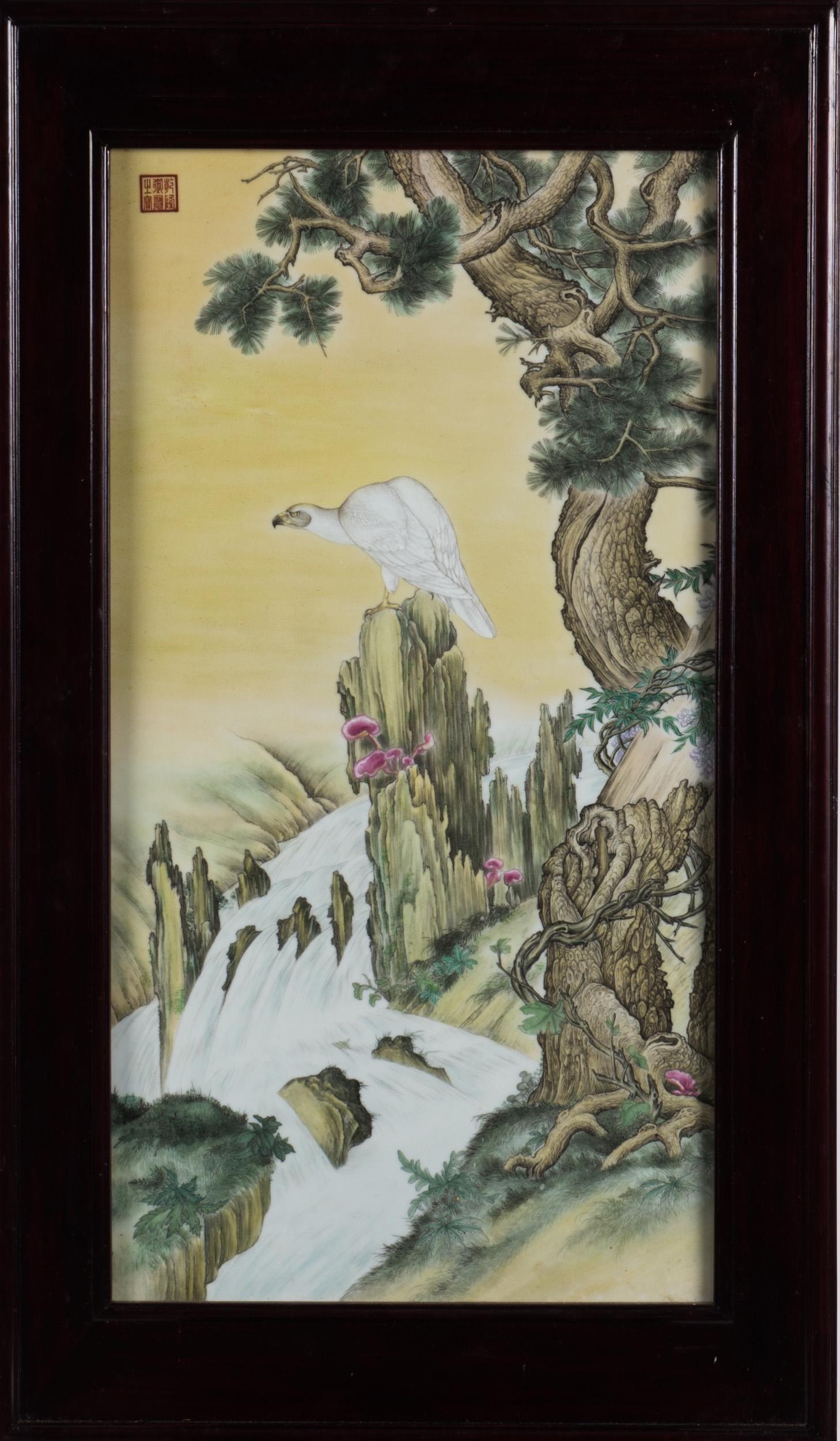 FAMILLE ROSE PORCELAIN PLAQUE 'EAGLE' (1 of 6)