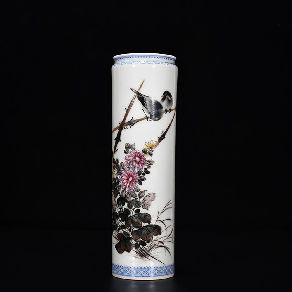 A CHINESE FAMILLE ROSE FLOWER&BIRD PATTERN PORCELAIN: 民国 珠山八友刘雨岑粉彩花鸟花插 A Chinese Famille Rose Flower&Bird Pattern Porcelain Vase Height: 8 1/8 in (20