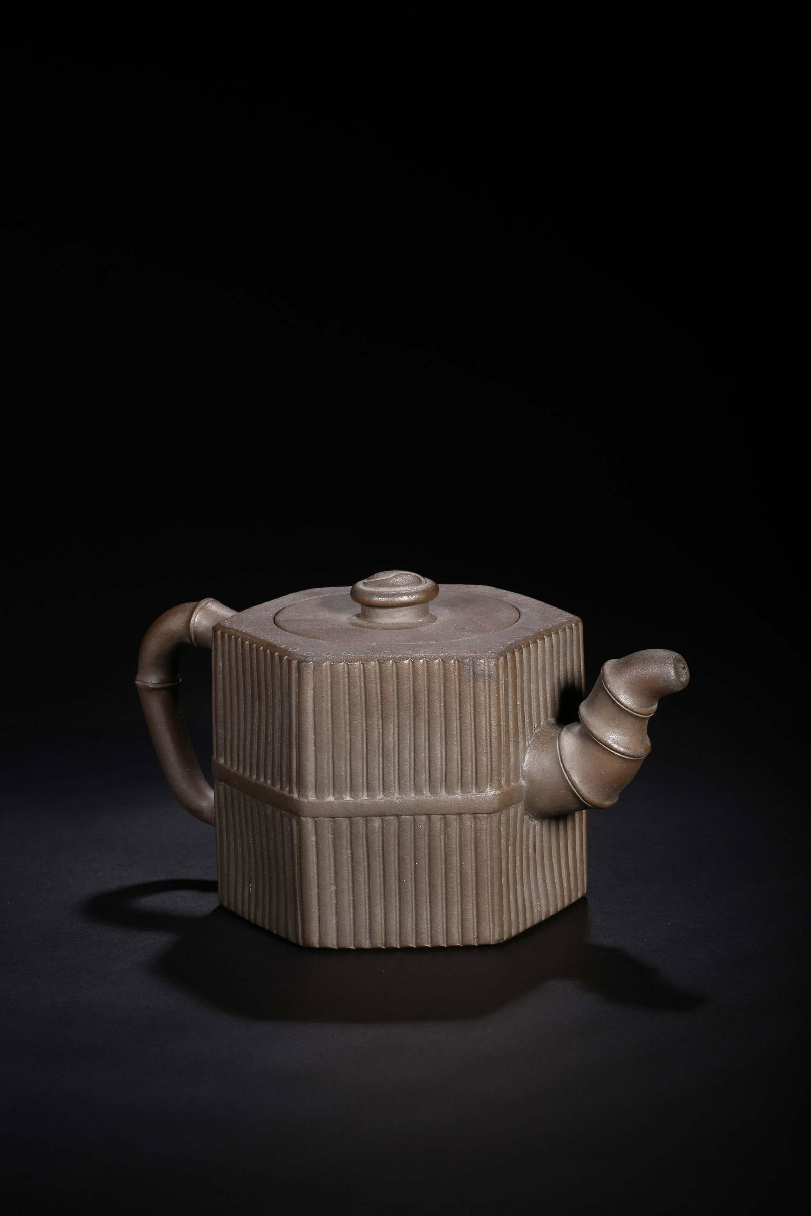YIXING ZISHA 'BAMBOO BUNDLE' HEXAGONAL TEAPOT (1 of 9)