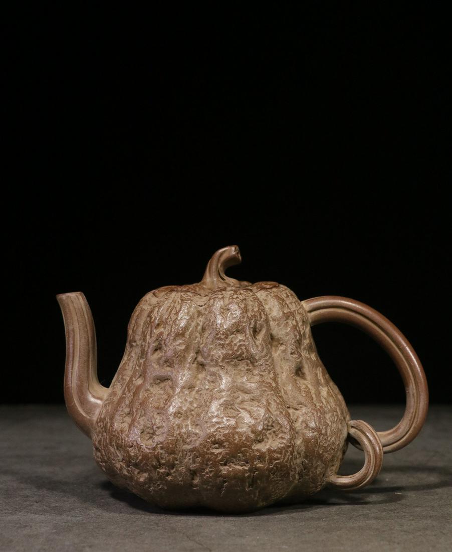 YIXING ZISHA 'PUMPKIN' SHAPED TEAPOT (1 of 9)