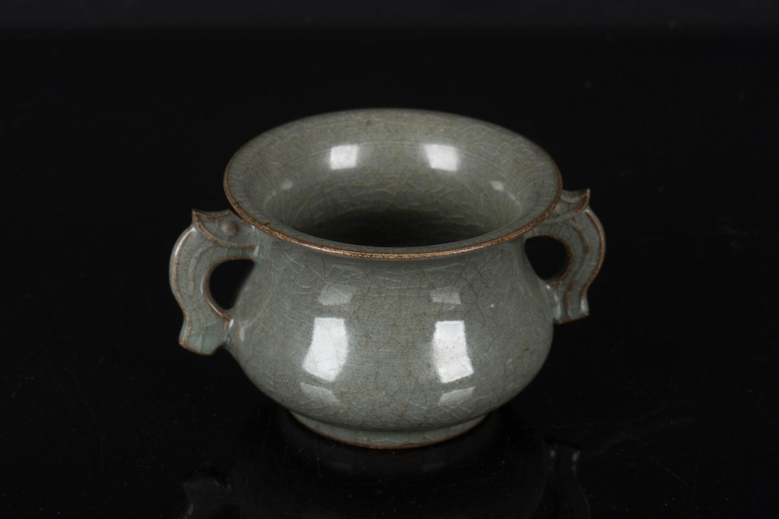 GUAN WARE PORCELAIN CENSER WITH HANDLES (1 of 5)
