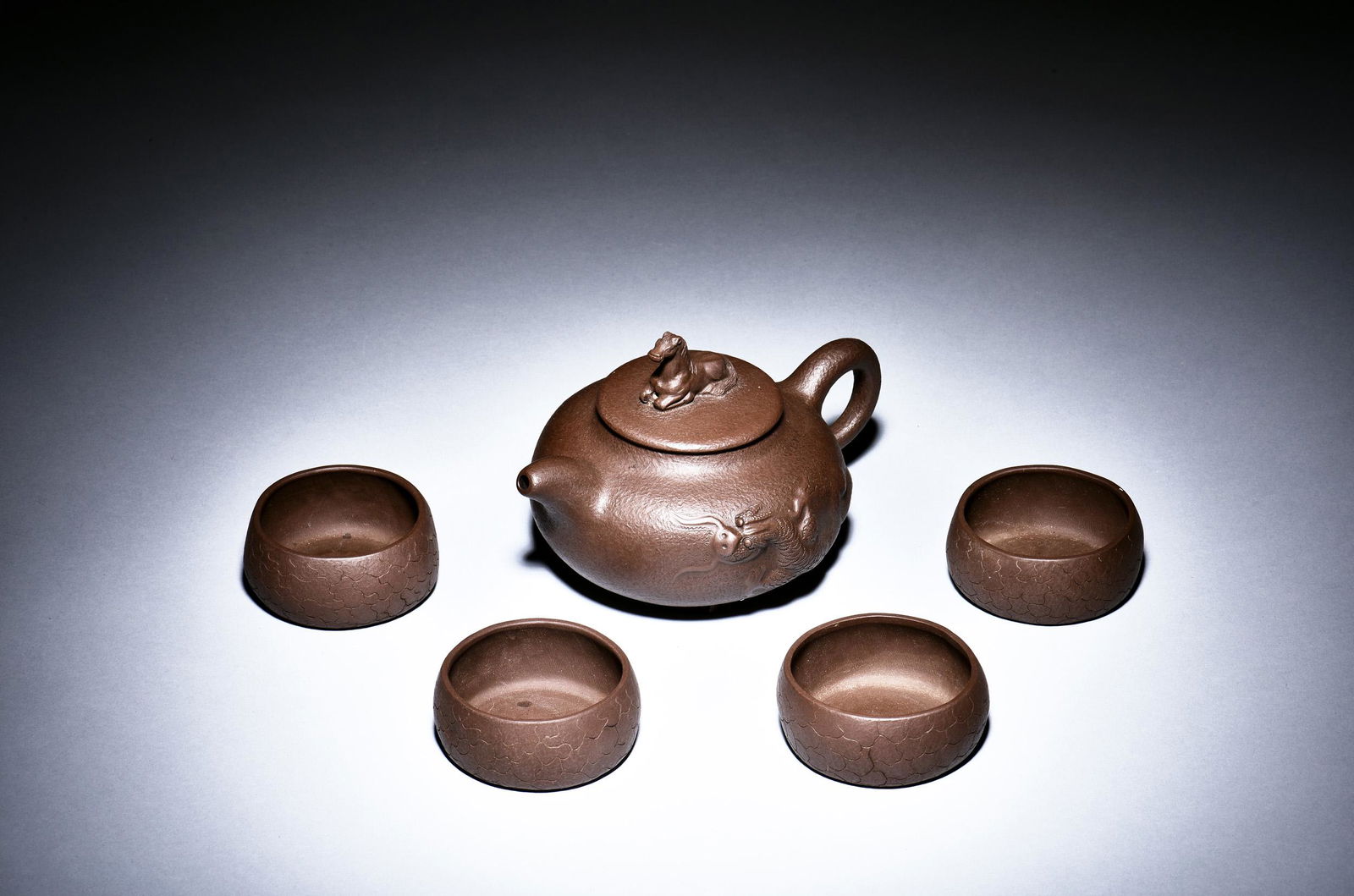 SET OF YIXING ZISHA 'DRAGON' TEAPOT AND CUPS (1 of 7)