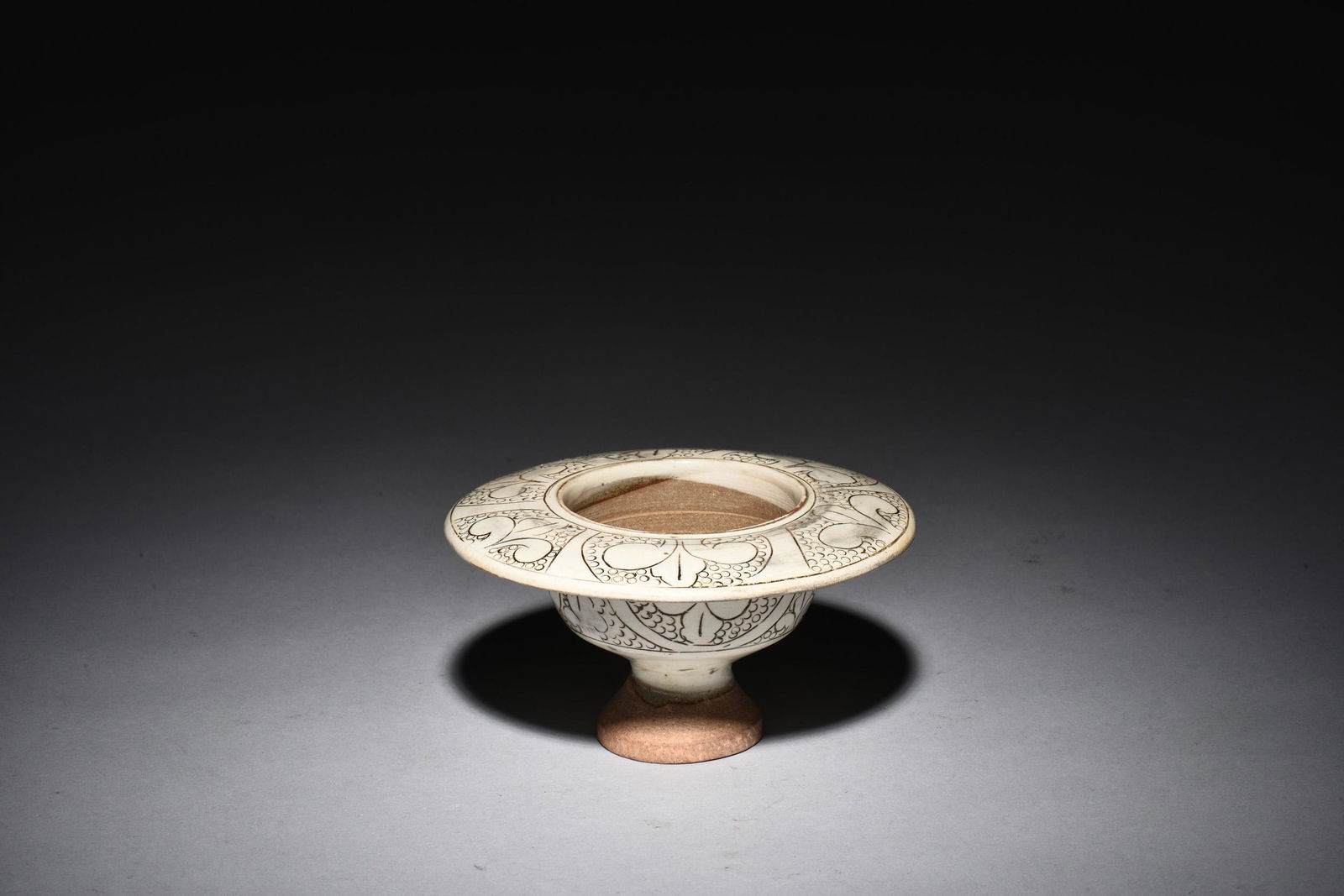 CIZHOU WARE 'FLOWERS' STEM CENSER (1 of 6)