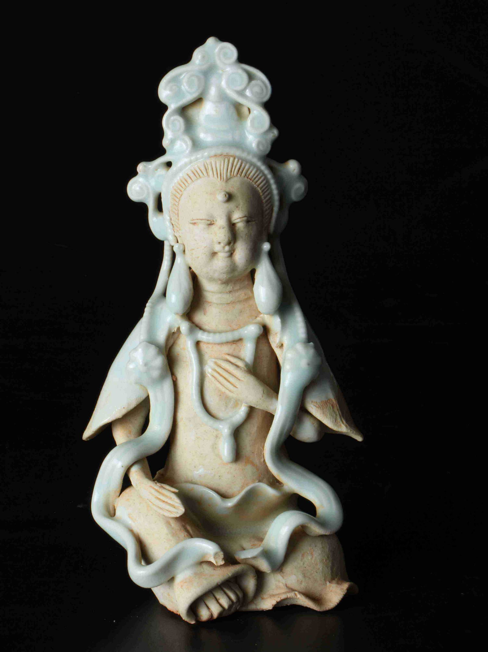 A CHINESE HUTIAN KILN UNGLAZED CERAMIC GUANYIN STATUE, (1 of 6)