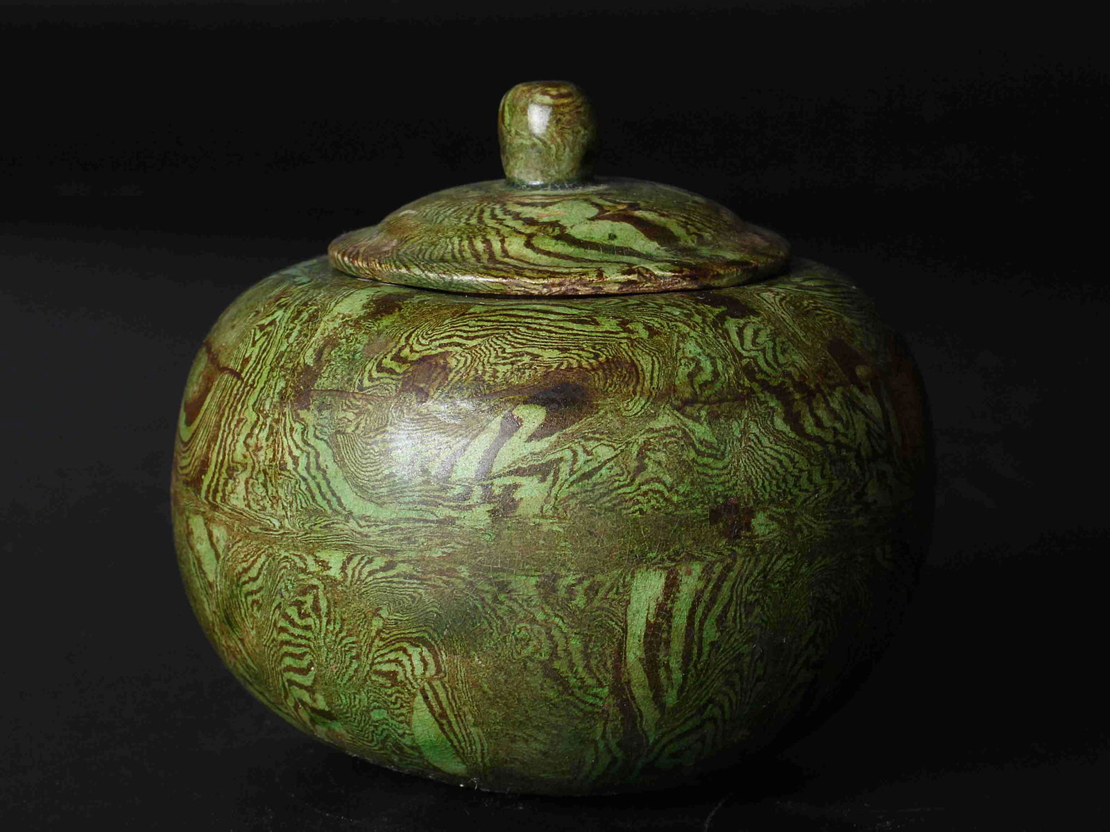 A CHINESE GONGXIAN KILN LIDDED POT, TANG DYNASTY (1 of 9)