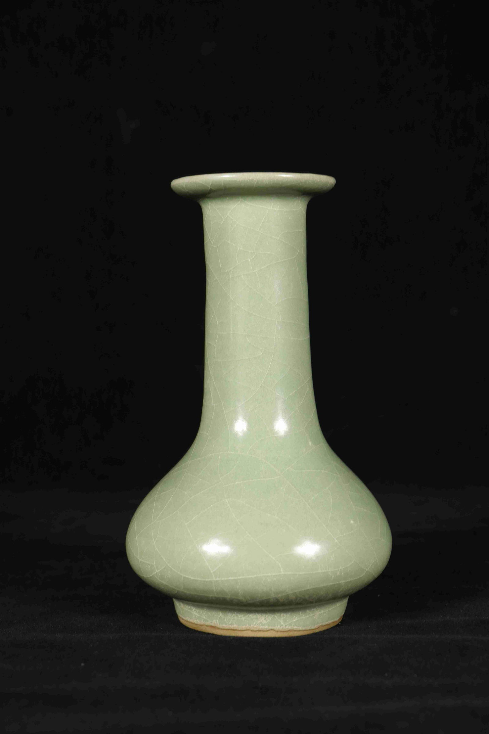 A CHINESE LONGQUAN KILN LONG NECK VASE, SOUTHERN SONG (1 of 8)