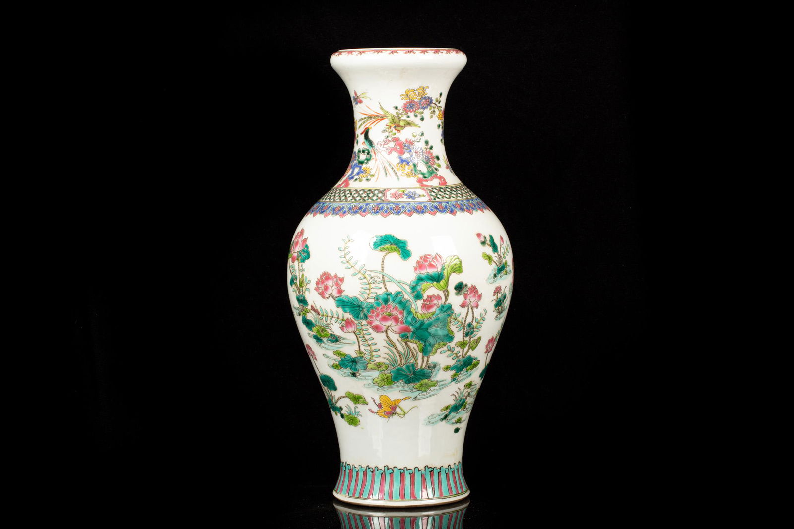 FAMILLE ROSE 'FLOWERS AND BIRDS' VASE (1 of 6)