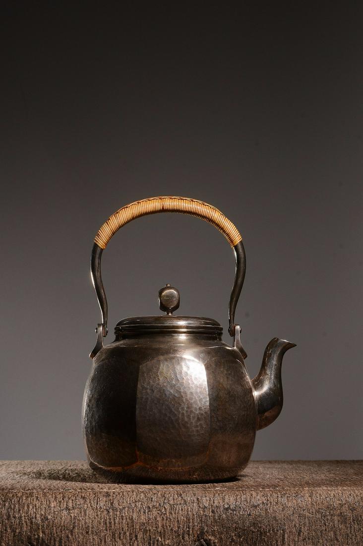 JAPANESE SHOWA PERIOD SILVER OCTAGONAL LOBED TEAPOT (1 of 9)