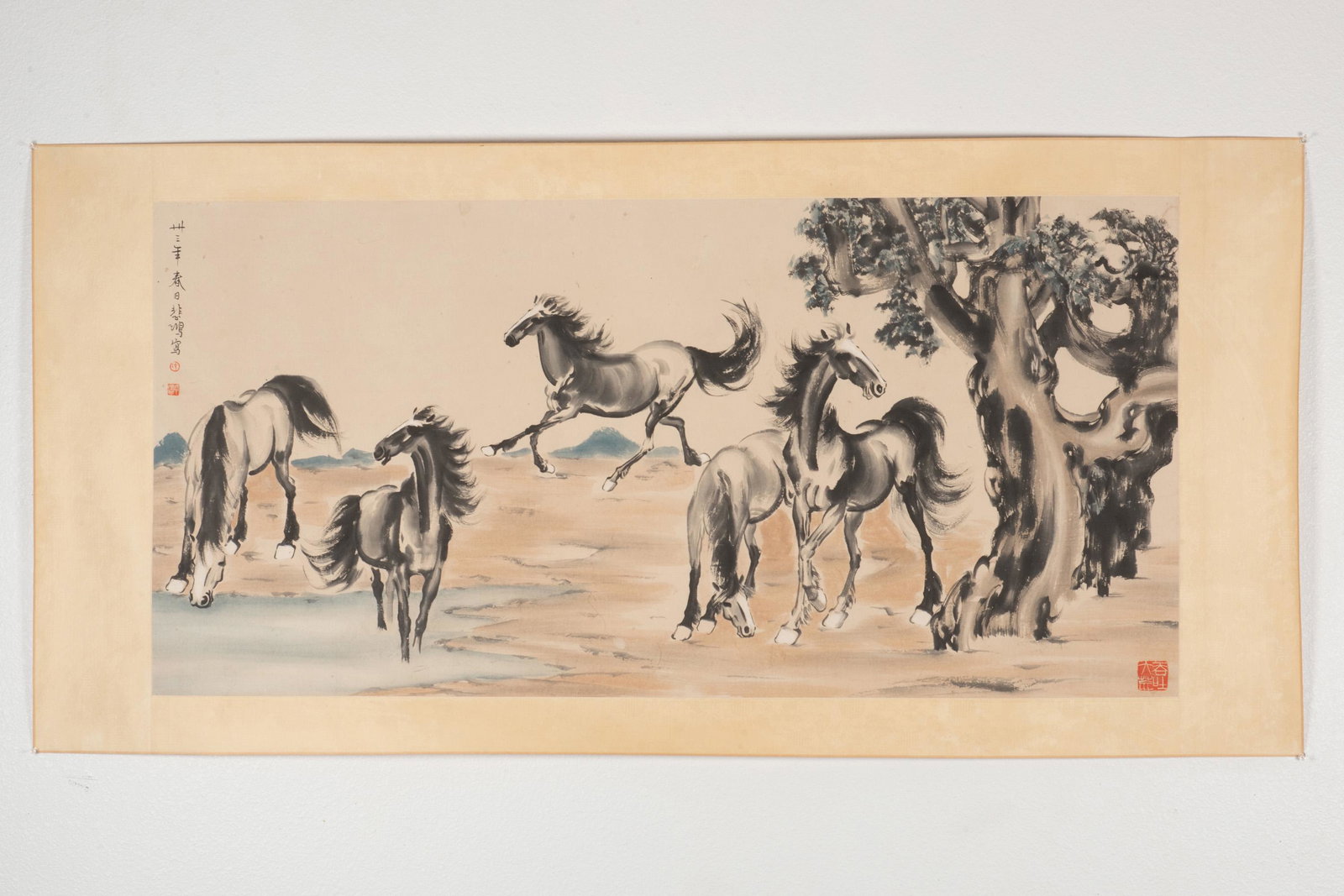 XU BEIHONG: INK AND COLOR ON PAPER PAINTING 'HORSES': 徐悲鸿 五骏图 Xu Beihong: ink and color on paper painting 'Horses' Length: 55 in (139.7 cm) Width: 29 1/2 in (74.9 cm)