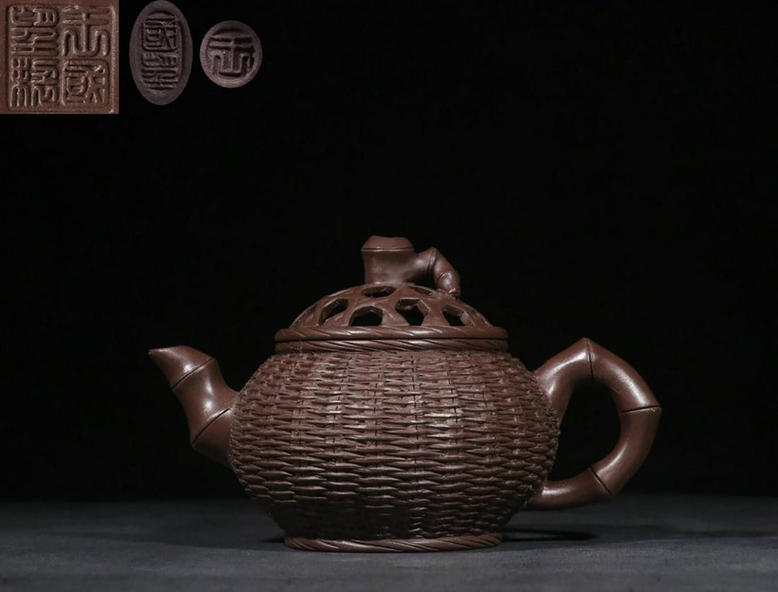 YIXING ZISHA BROWN CLAY 'WEAVED BASKET' GLOBULAR TEAPOT (1 of 9)