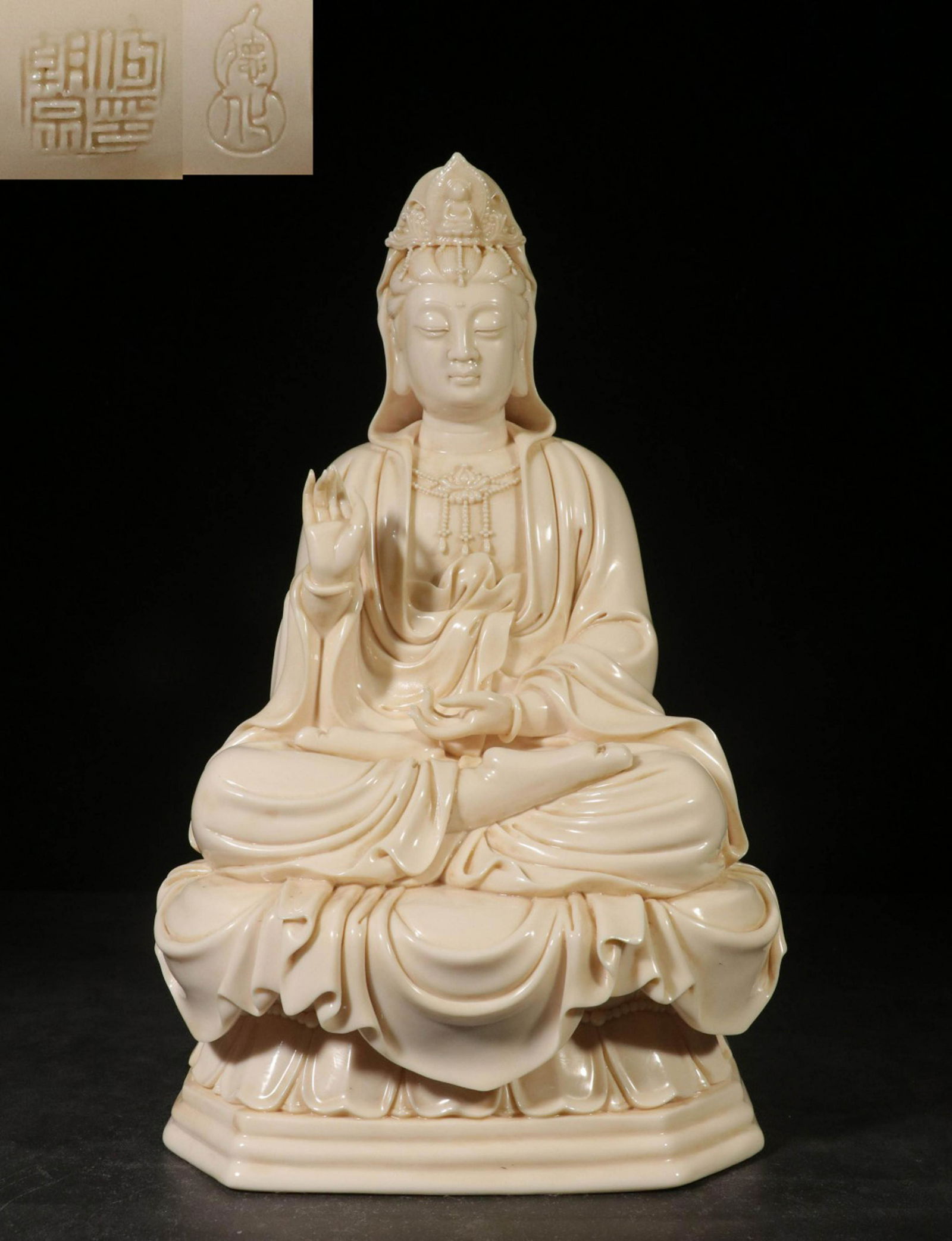 THE REPUBLIC OF CHINA "HE CHAOZONG" EXQUISITE LARD BAIDEHUA WHITE PORCELAIN AVALOKITESHVARA SEATED (1 of 8)