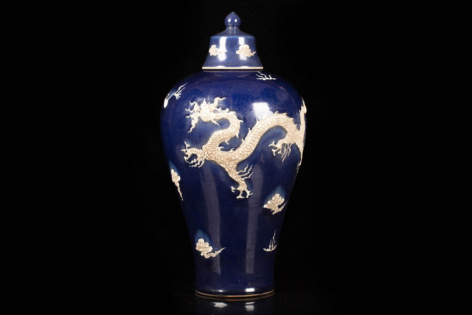 A FINE AND RARE BLUE-GLAZED VASE WITH COVER, MEIPING (1 of 5)