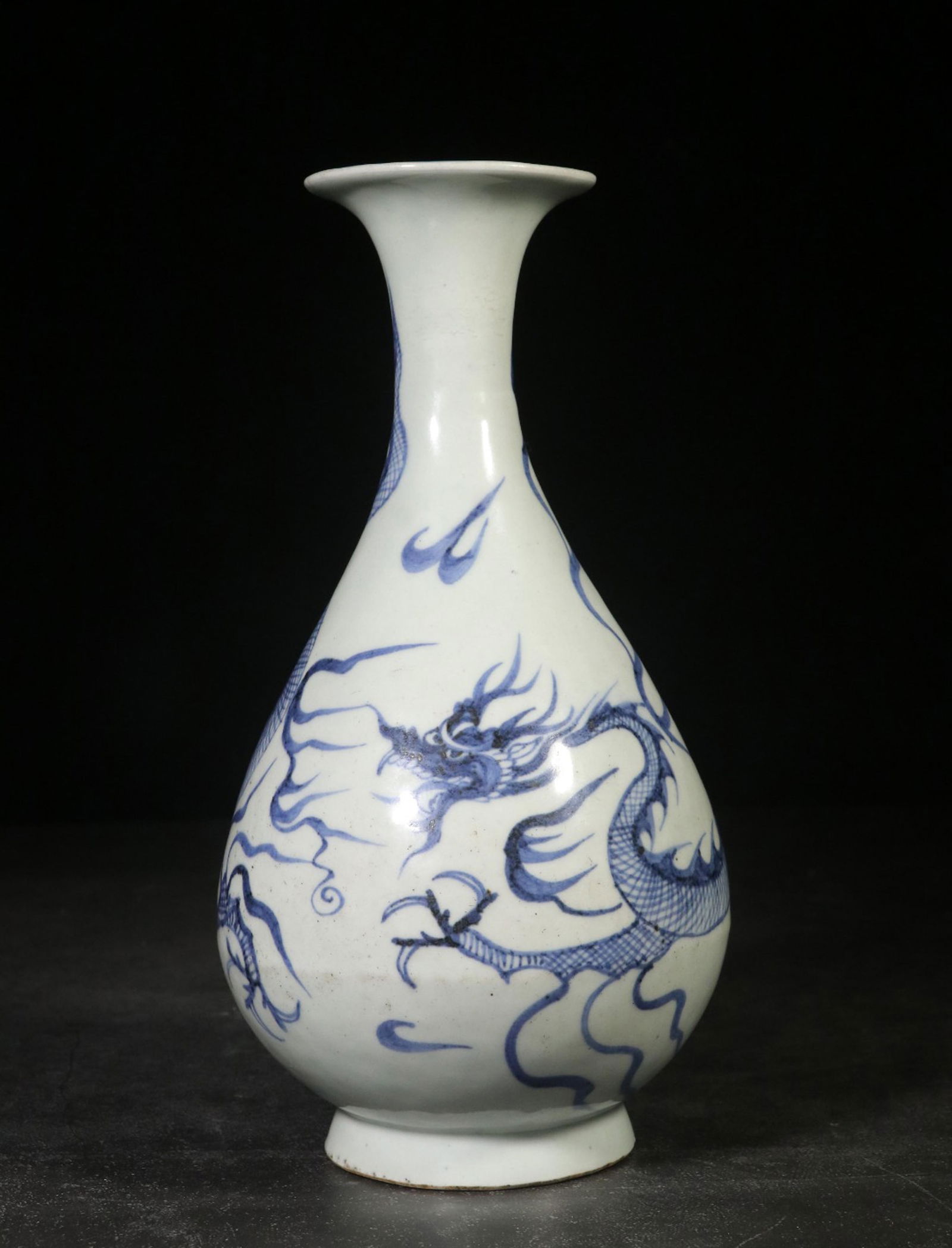 MING DYNASTY. HAND-PAINTED BLUE AND WHITE FLAME DRAGON PATTERN JADE POT SPRING VASE (1 of 9)