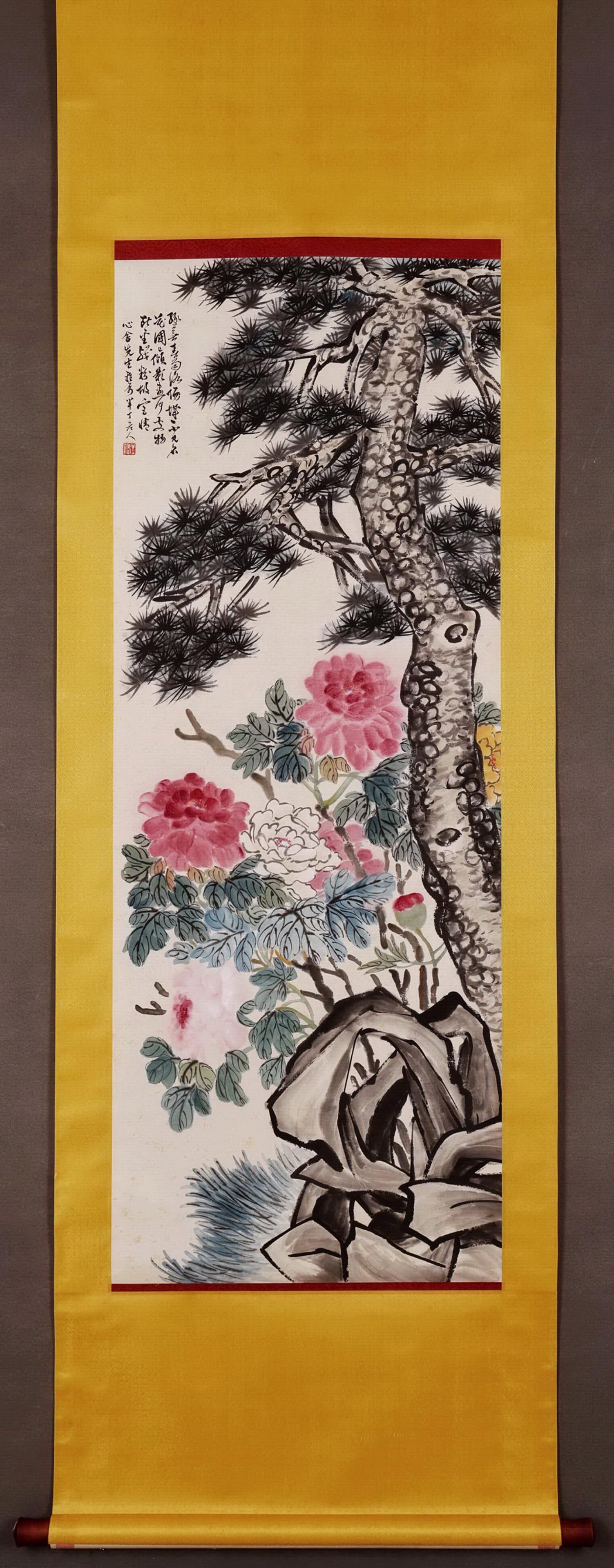 CHEN BANDING'S OLD PINE FLOWER GARDEN VERTICAL SCROLL: 陈半丁 老松花圃图 立轴 精装裱 Chen Banding's Old Pine Flower Garden Vertical scroll Length: 53 7/8 in (137.0 cm) Width: 20