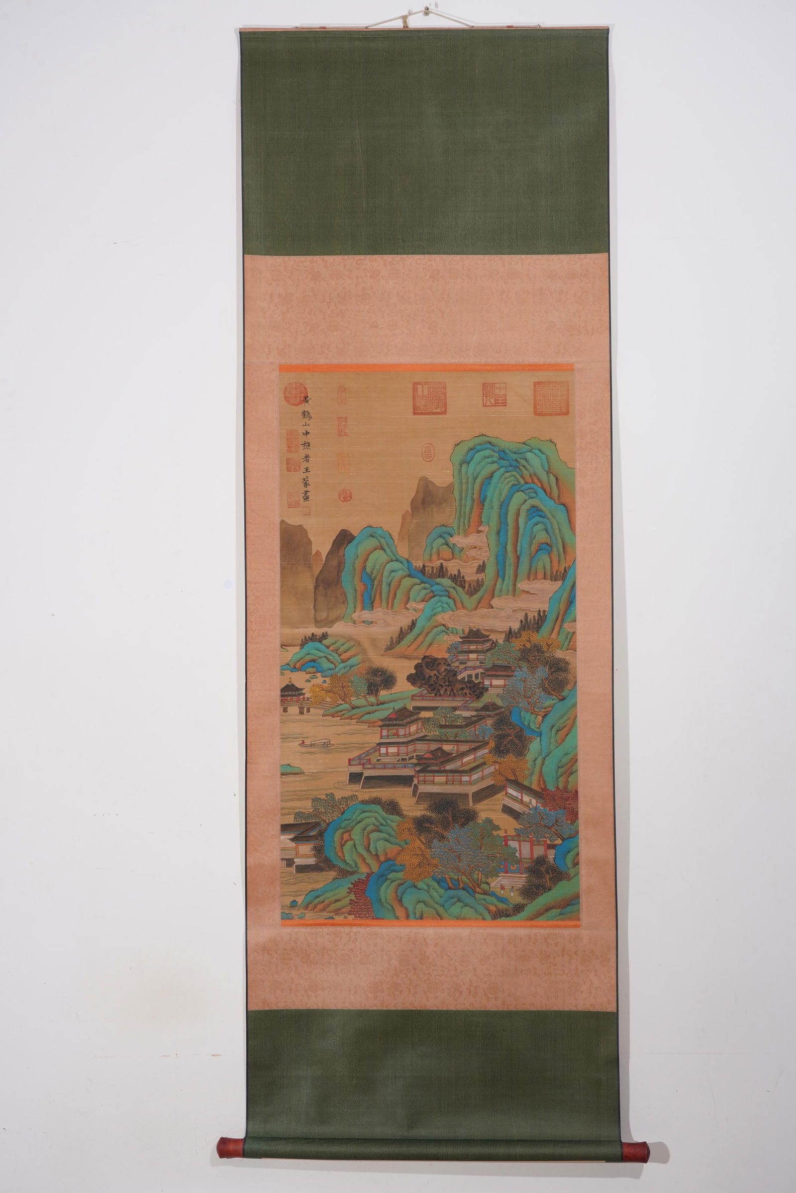WANG MENG'S EXQUISITE GREEN LANDSCAPE VERTICAL SCROLL: 王蒙青绿山水精品立轴 Wang Meng's exquisite green landscape vertical scroll Length: 20 1/8 in (51.0 cm) Width: 37 1/8 in (94.0 cm)