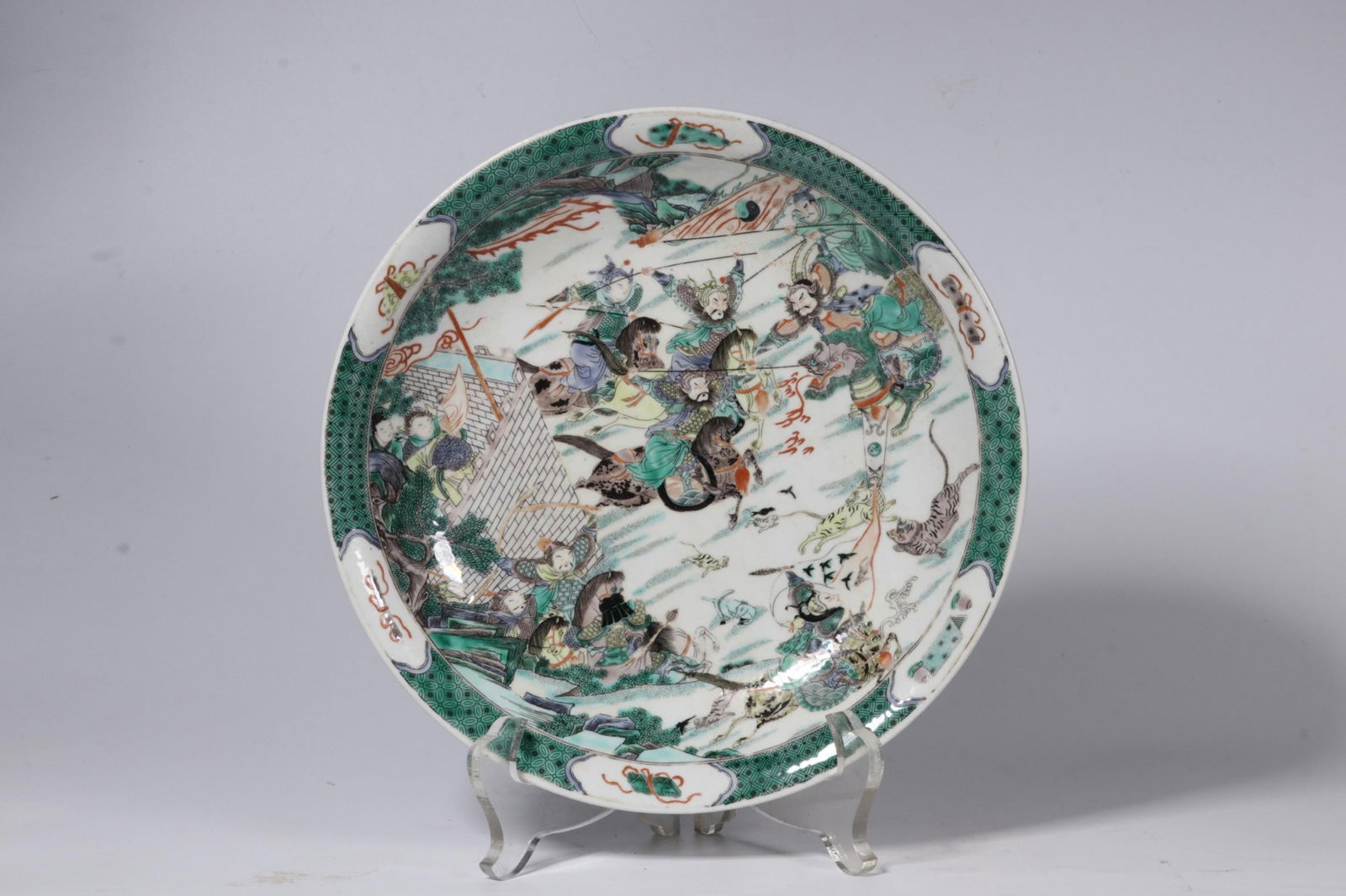 QING DYNASTY. FIVE-COLOR CHARACTER STORY PLATE MADE IN KANGXI PERIOD OF THE QING DYNASTY (1 of 9)