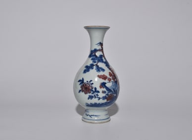 BLUE AND WHITE PAINTED VASE