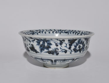 BLUE AND WHITE FISH GRASS BOWL