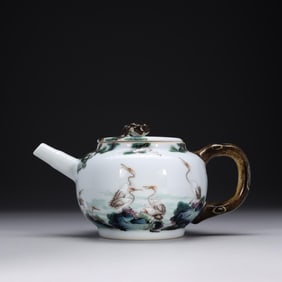 PINE AND CRANE SPRING BAMBOO JOINT POT