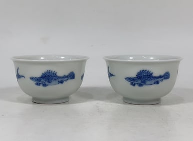 BLUE AND WHITE FISHES PATTERN CUP