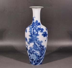 BLUE AND WHITE PINE CRANE FISHTAIL BOTTLE