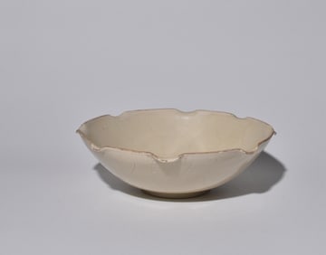 LOTUS LEAF MOUTH DING KILN BOWL