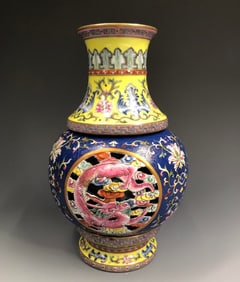 COLORFUL TURNING BOTTLE