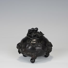 ROSEWOOD THREE-LEGGED FULL CARVED FURNACE