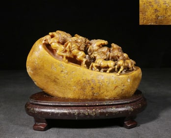 SHOUSHAN TIANHUANG STONE HAND-CARVED EIGHT HORSES PATTERN ORNAMENT