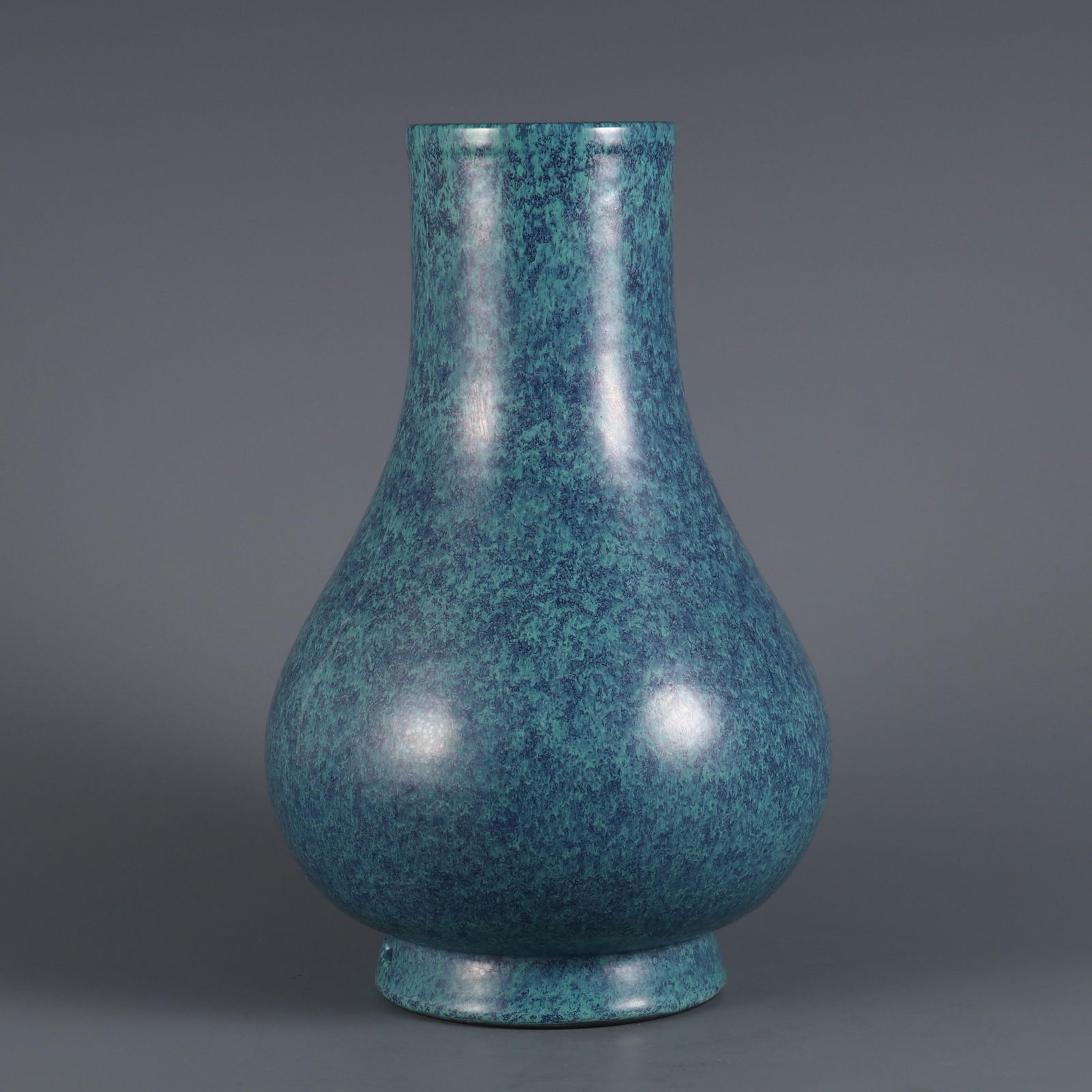 LU JUN GLAZE BOTTLE: 清雍正年制炉钧釉穿带瓶 Lu Jun glaze bottle height 26.8㎝ width 16㎝ mouth diameter 8㎝