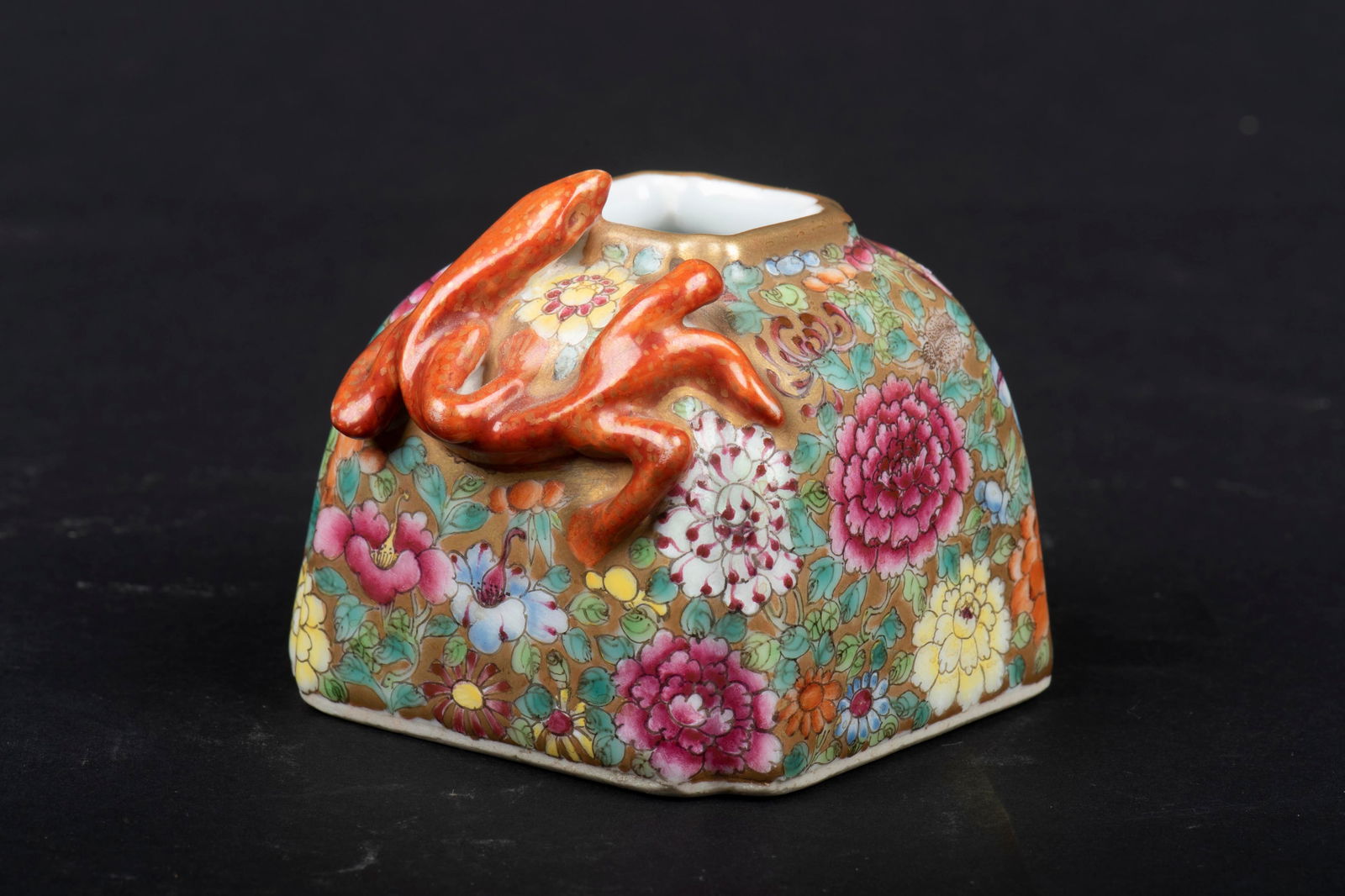 FAMILLE ROSE 'FLOWERS' DOMED SPITTOON WITH CHILONG DRAGON (1 of 9)