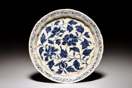 BLUE AND WHITE 'FLOWERS' DISH