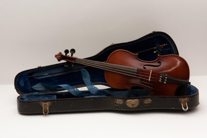 THE RUDOLPH WURLITZER CO. VIOLIN