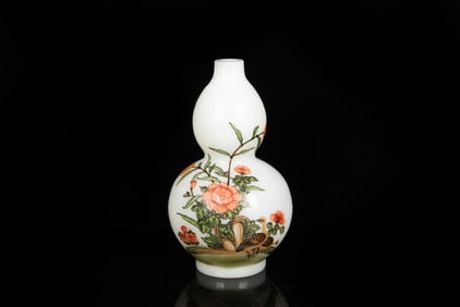 WHITE GLASS 'FLOWERS AND BIRDS' VASE