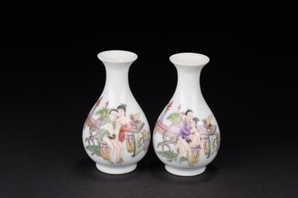 PAIR OF FAMILLE ROSE VASES
