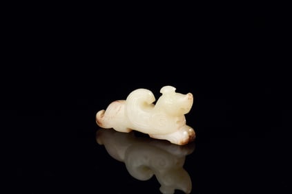 WHITE JADE CARVED 'MYTHICAL BEAST' ORNAMENT