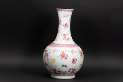 FAMILLE ROSE 'BATS AND FLOWERS' VASE