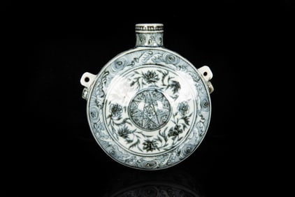 BLUE AND WHITE 'FLOWERS' HANGING VASE